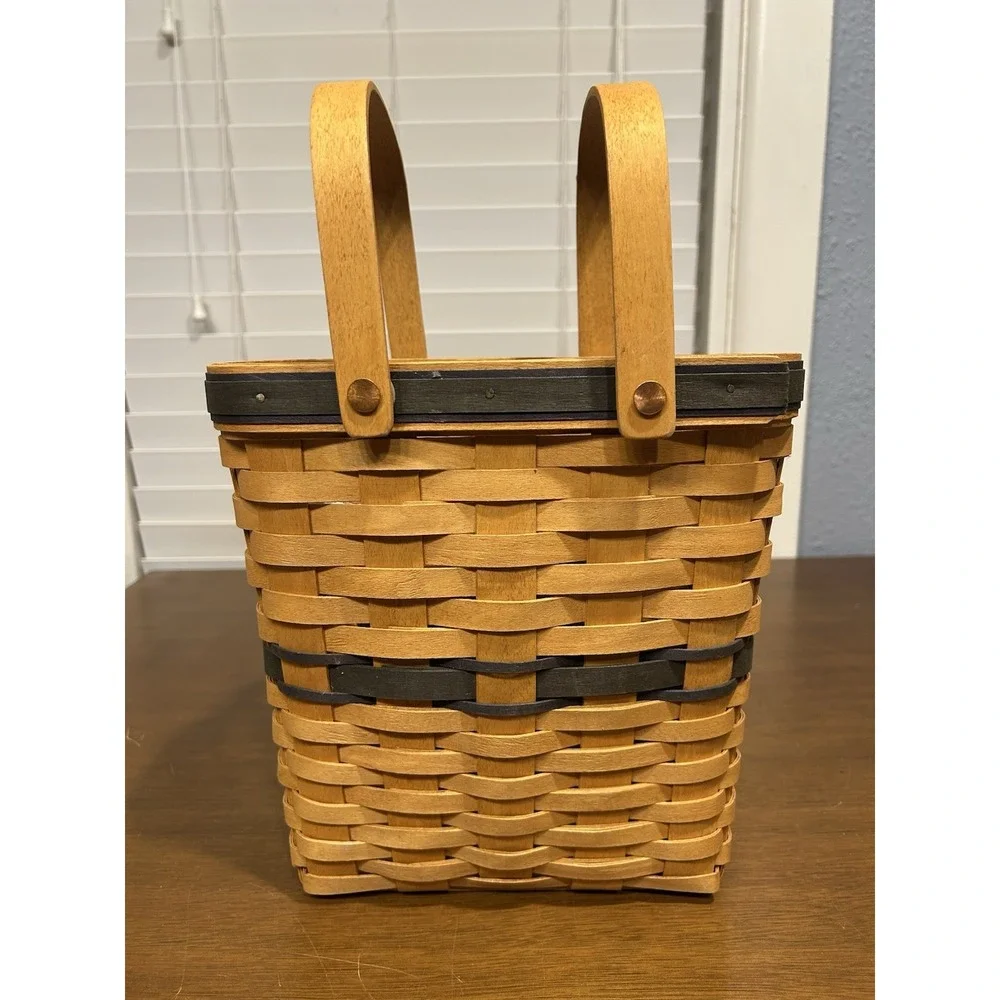 Longaberger Collectors Club Woven Basket 1996 Charter Member Plastic Liner Cloth